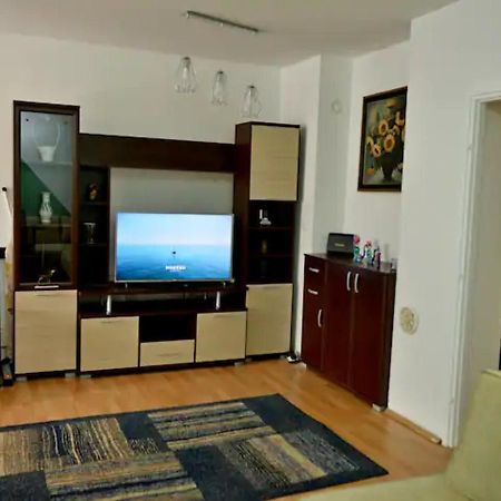 Three Aces Apartment Zimony Kültér fotó