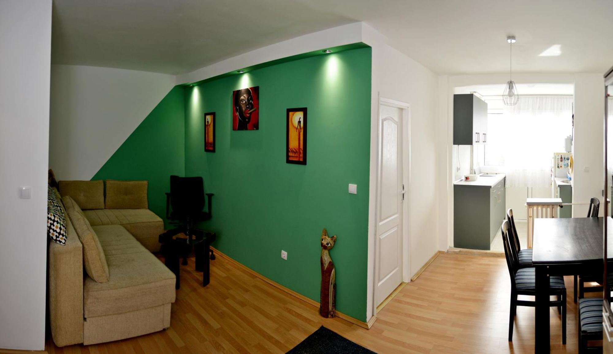 Three Aces Apartment Zimony Kültér fotó