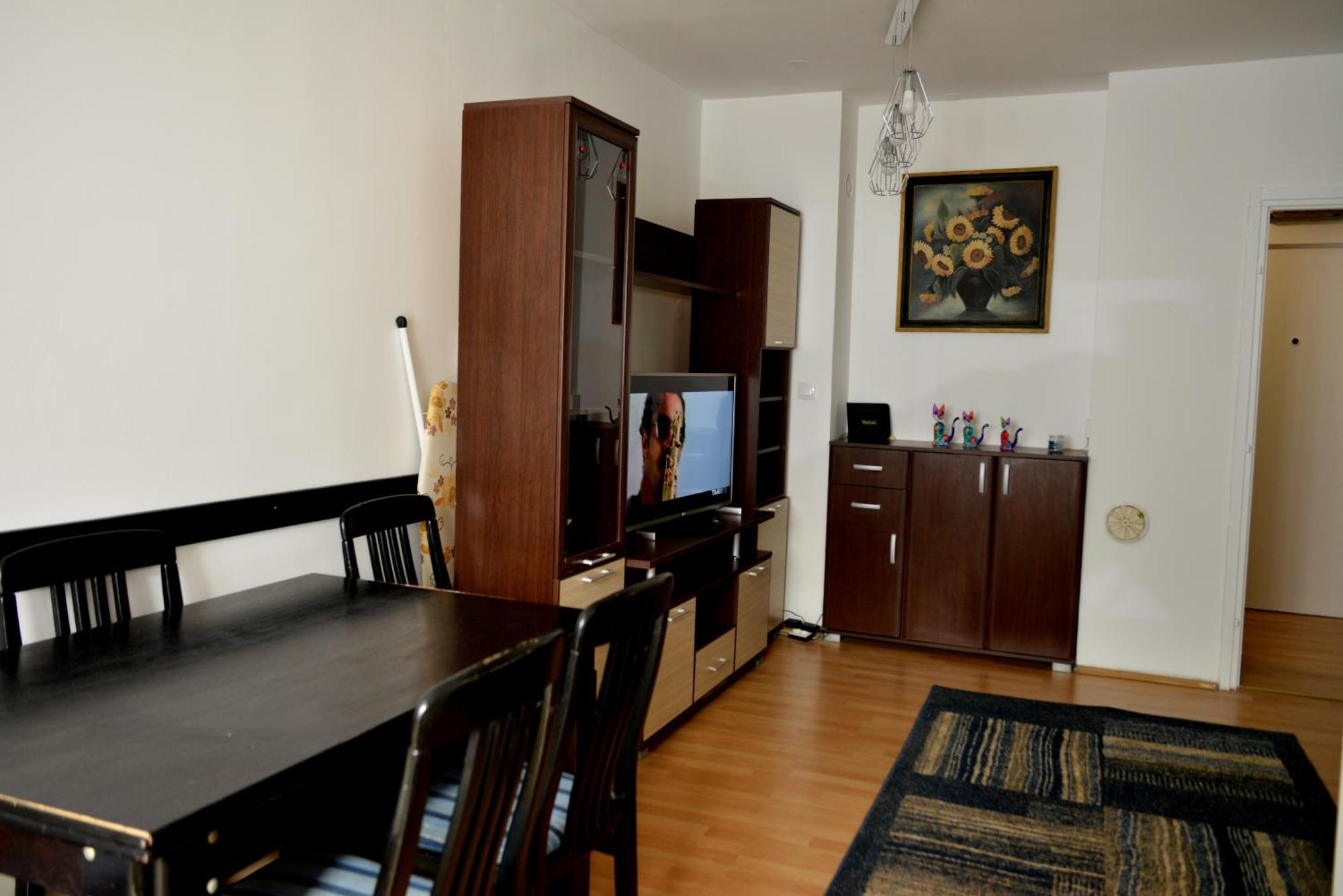 Three Aces Apartment Zimony Kültér fotó